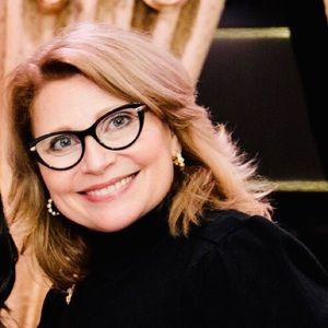 Meet your Posher, Suzanne